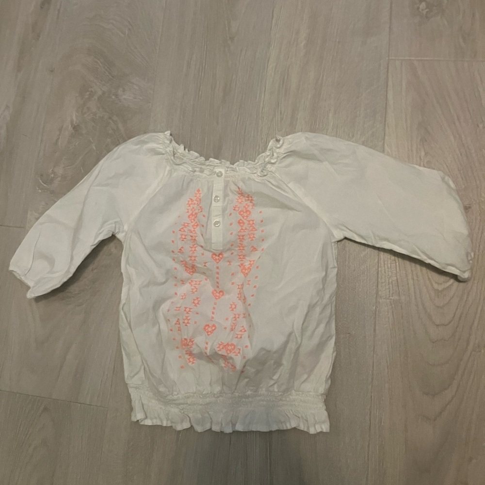 Cute top for littler girls.